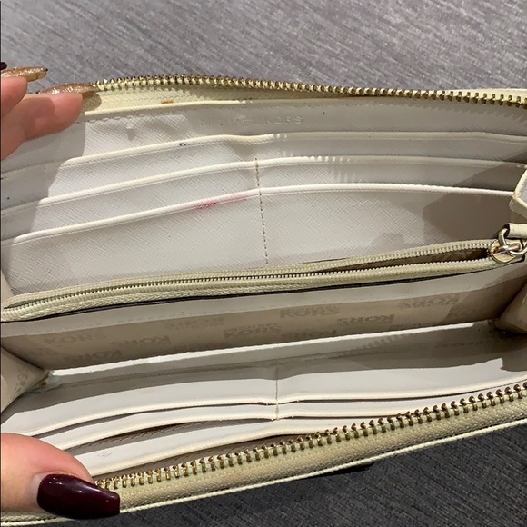 Real Michael Kors Walet - Picture 2 of 11